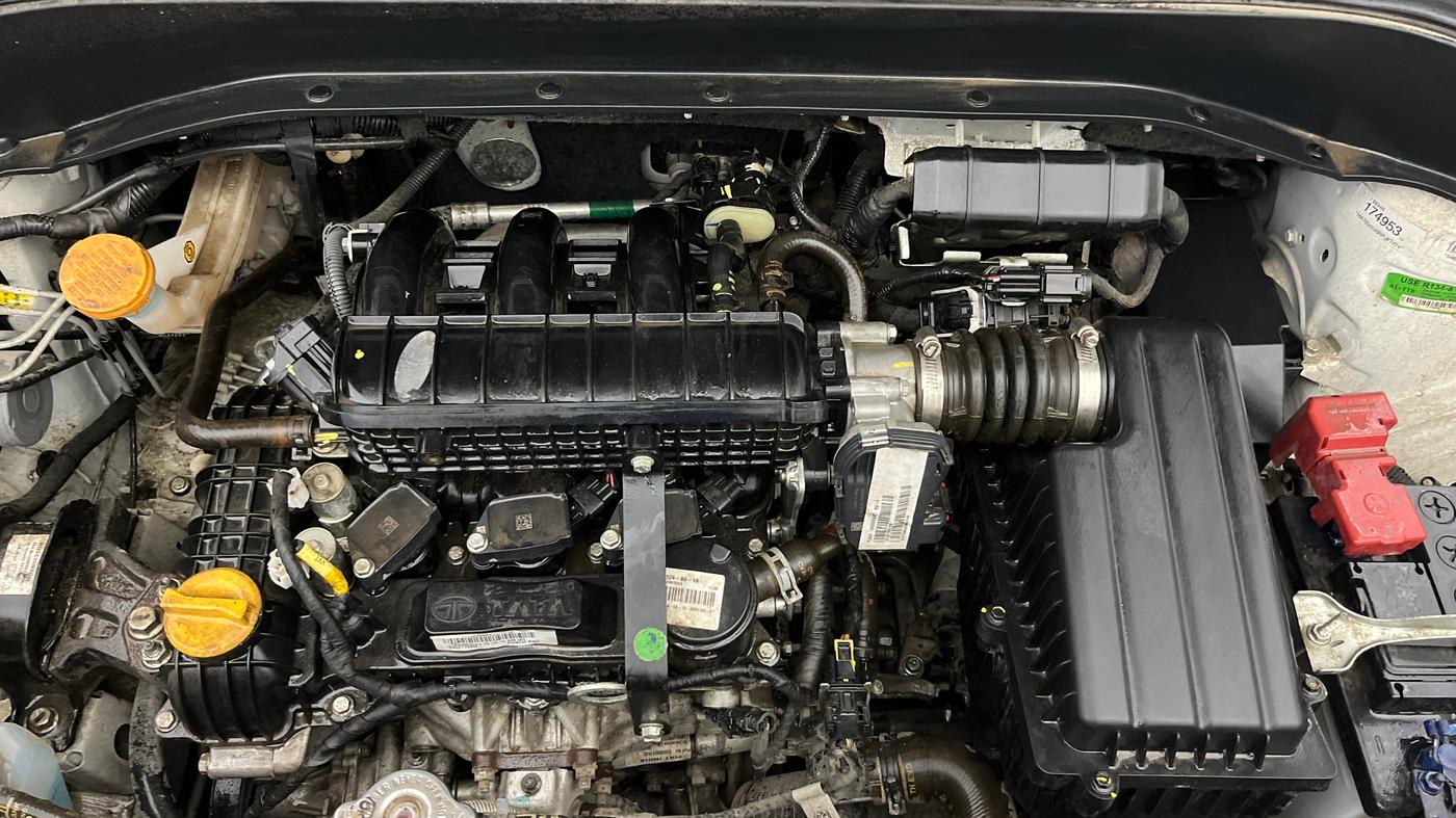 2024 Tata PUNCH Adventure (S) AMT, Petrol, Manual, 5,598 km, Engine View