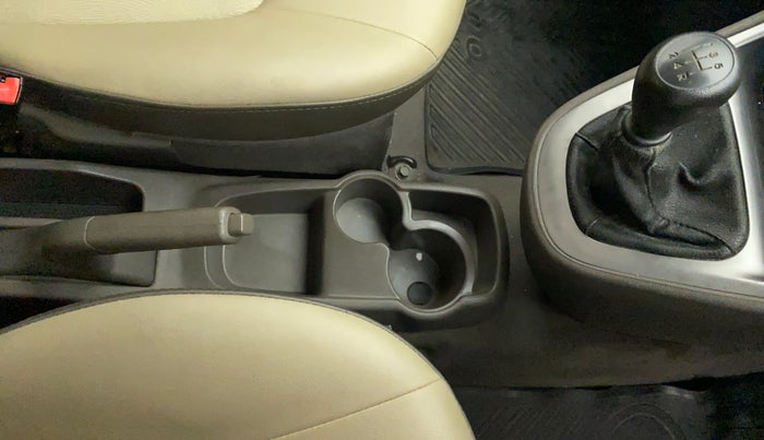 2014 Hyundai i10 SPORTZ 1.1, Petrol, Manual, 20,808 km, Gear Lever