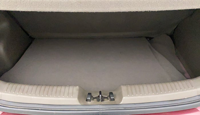 2014 Hyundai i10 SPORTZ 1.1, Petrol, Manual, 20,808 km, Boot Inside