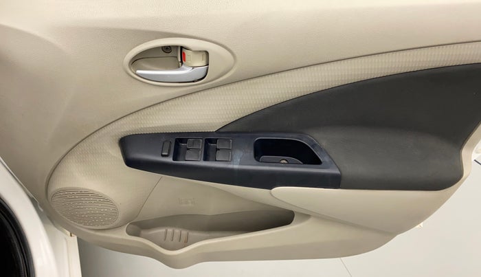 2012 Toyota Etios Liva GD SP, Diesel, Manual, 1,25,202 km, Driver Side Door Panels Control