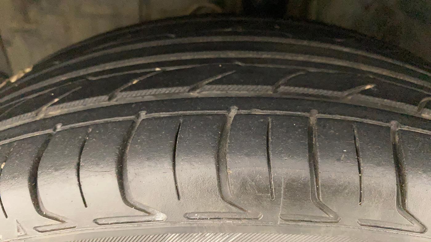 2012 Toyota Etios Liva GD SP, Diesel, Manual, 1,25,202 km, Left Front Tyre Tread