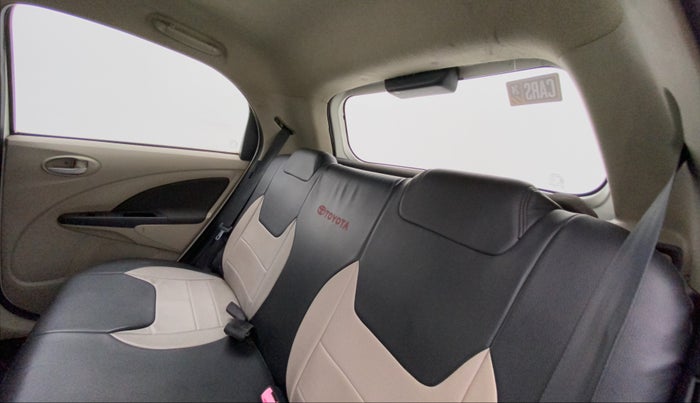 2012 Toyota Etios Liva GD SP, Diesel, Manual, 1,25,202 km, Right Side Rear Door Cabin