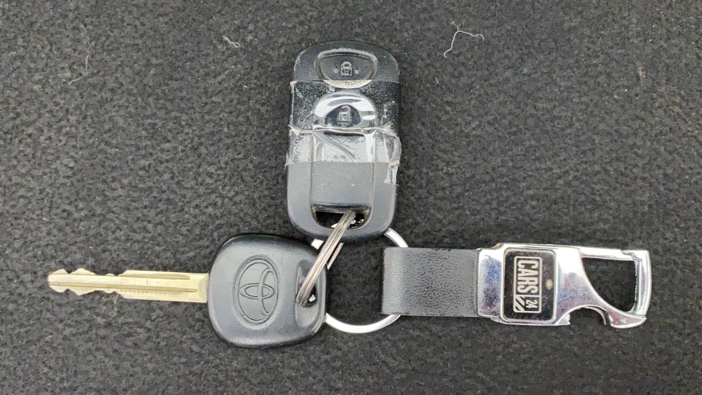 2012 Toyota Etios Liva GD SP, Diesel, Manual, 1,25,202 km, Key Close Up