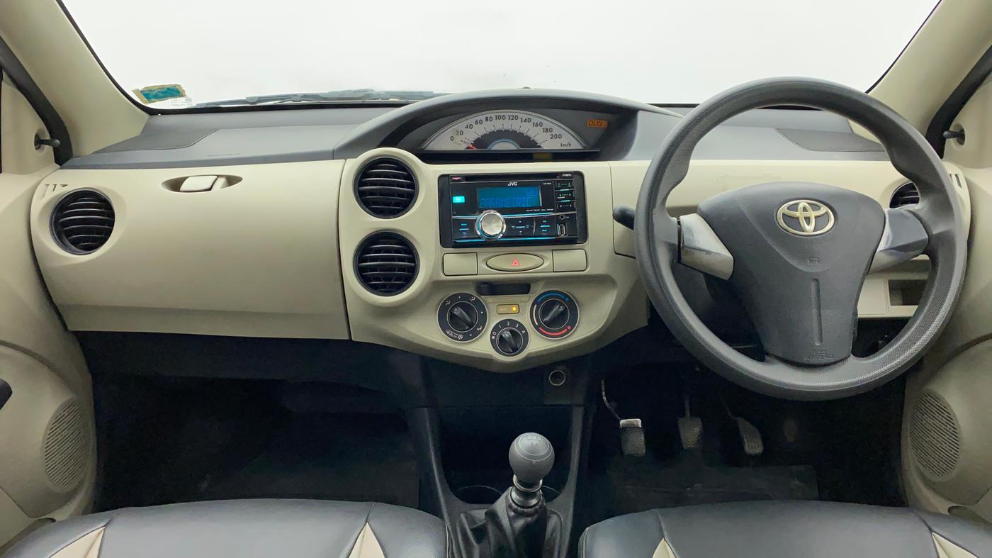 2012 Toyota Etios Liva GD SP, Diesel, Manual, 1,25,202 km, Dashboard