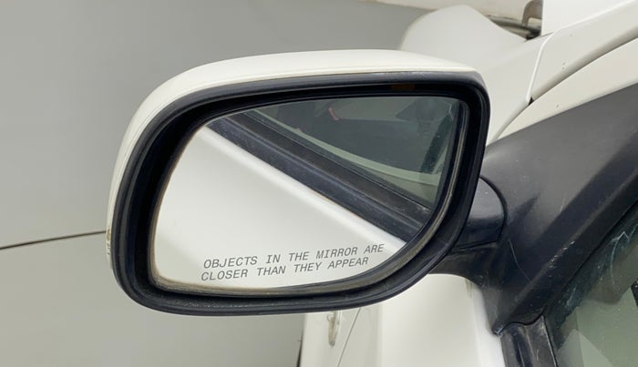 2012 Toyota Etios Liva GD SP, Diesel, Manual, 1,25,202 km, Left rear-view mirror - Mirror movement not proper
