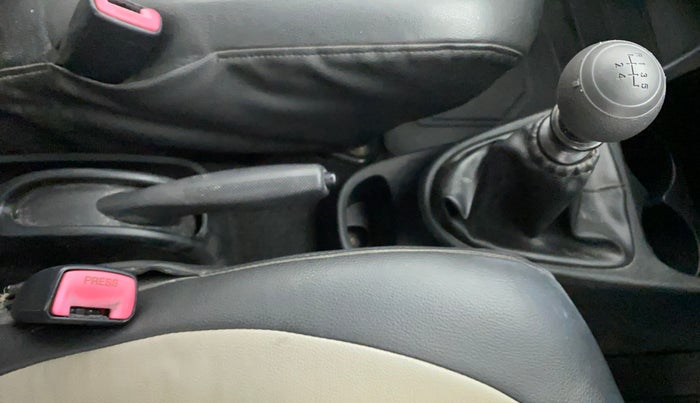 2012 Toyota Etios Liva GD SP, Diesel, Manual, 1,25,202 km, Gear Lever
