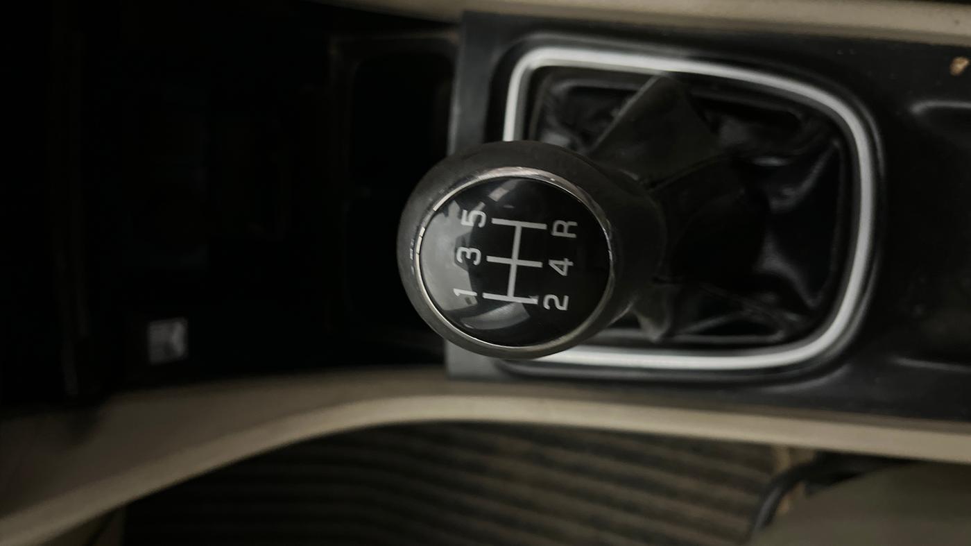 2016 Maruti Ciaz VDI+ SHVS, Diesel, Manual, 1,03,018 km, Gear Lever