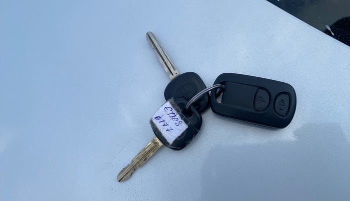 2013 Toyota Etios Liva V, Petrol, Manual, 61,478 km, Key Close Up