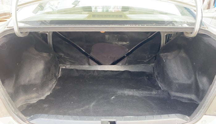 2013 Toyota Etios Liva V, Petrol, Manual, 61,478 km, Boot Inside