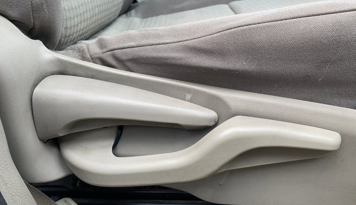 2013 Toyota Etios Liva V, Petrol, Manual, 61,478 km, Driver Side Adjustment Panel