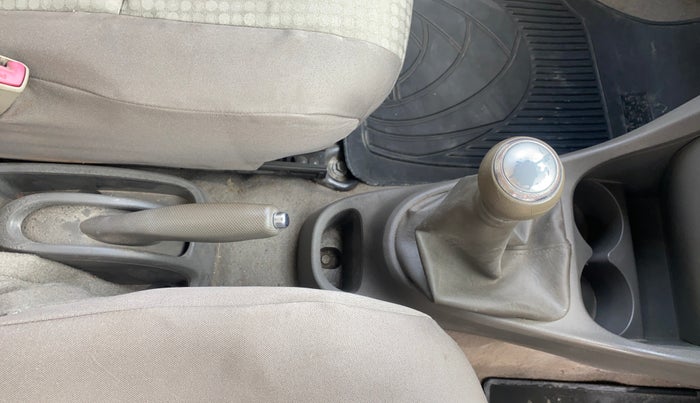 2013 Toyota Etios Liva V, Petrol, Manual, 61,478 km, Gear Lever