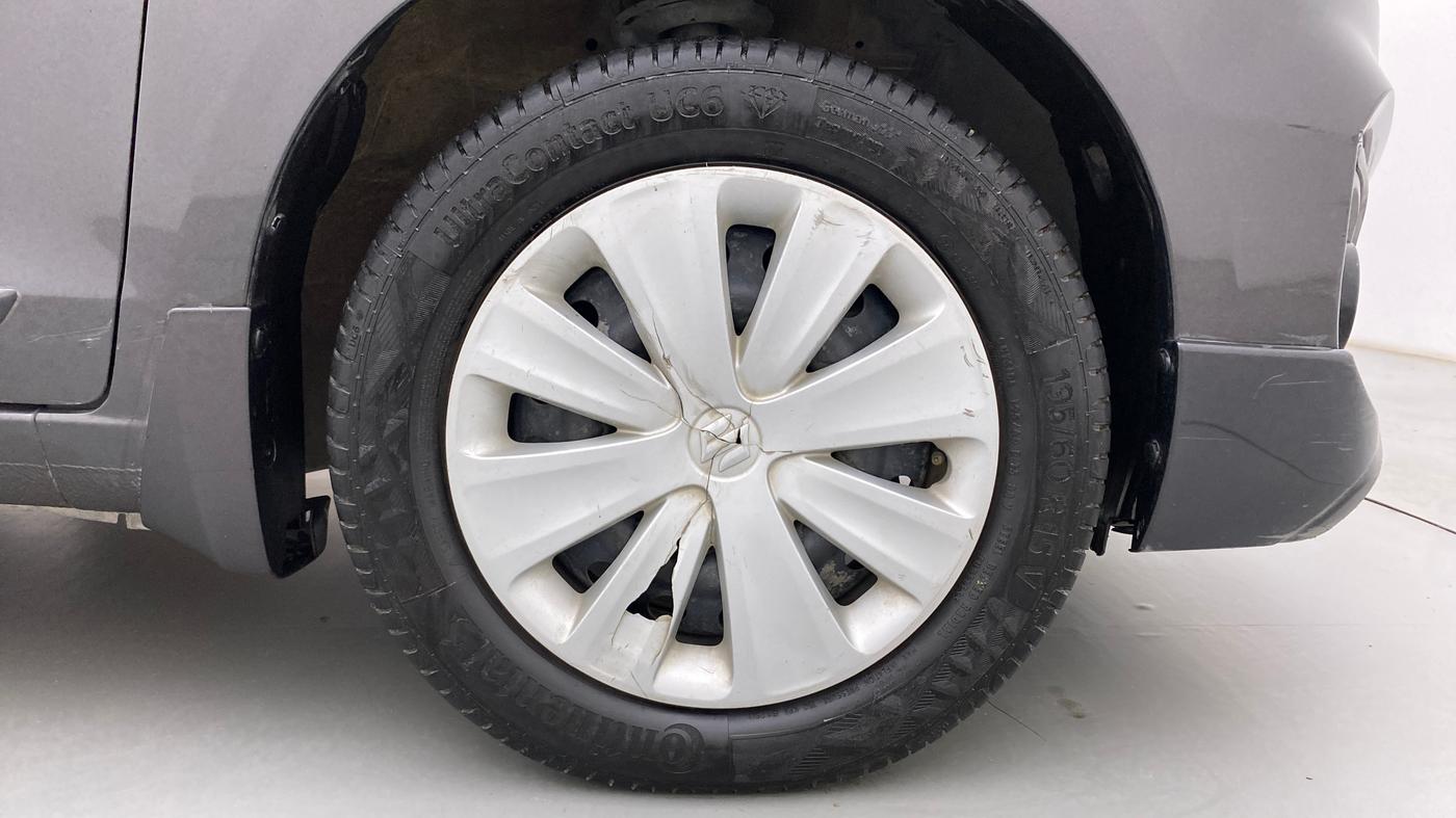 2018 Maruti Ertiga VDI SHVS, Diesel, Manual, 1,06,110 km, Right Front Wheel