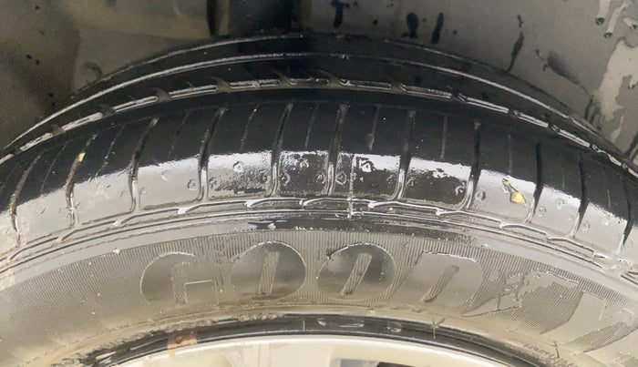 2015 Maruti Ertiga VDI, Diesel, Manual, 84,925 km, Right Rear Tyre Tread