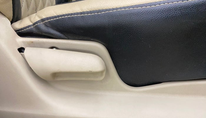 2015 Maruti Ertiga VDI, Diesel, Manual, 84,925 km, Driver Side Adjustment Panel