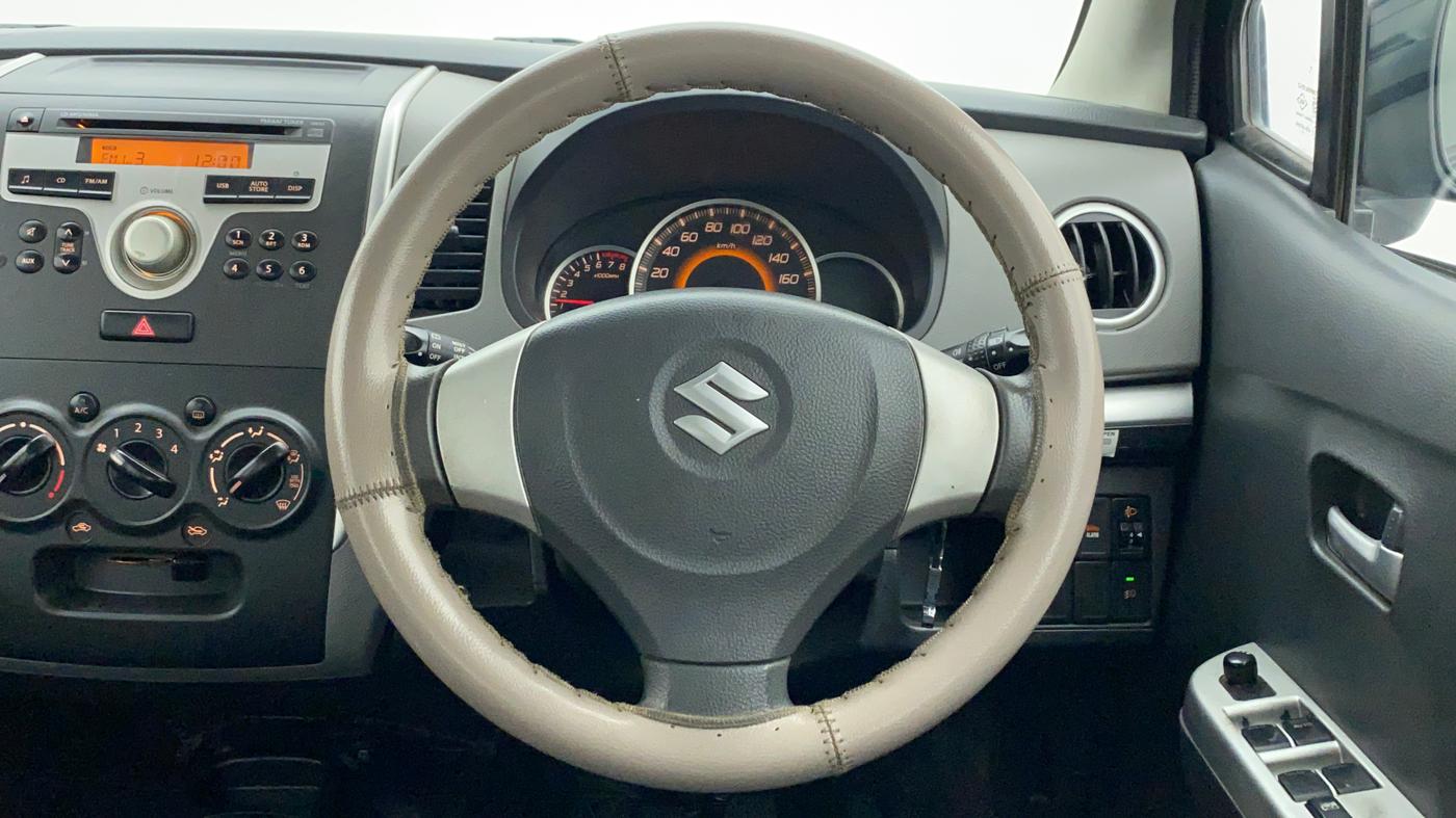2011 Maruti Wagon R 1.0 VXI, Petrol, Manual, 45,068 km, Steering Wheel Close Up