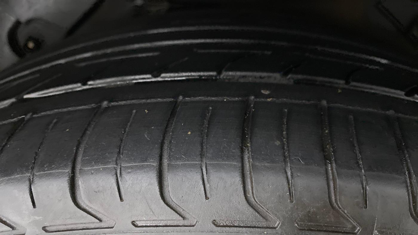 2015 Hyundai New Elantra 1.6 SX AT, Diesel, Automatic, 85,790 km, Right Rear Tyre Tread