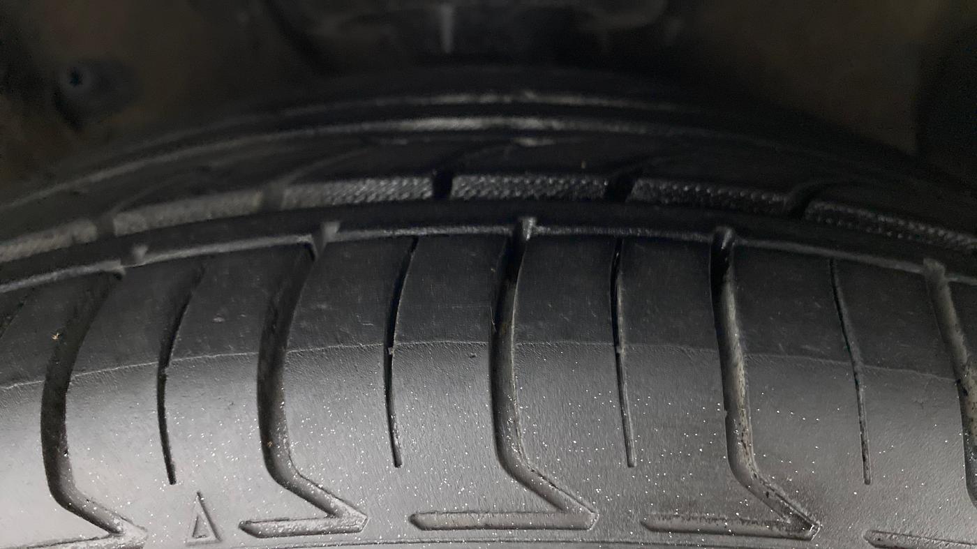 2015 Hyundai New Elantra 1.6 SX AT, Diesel, Automatic, 85,790 km, Right Front Tyre Tread