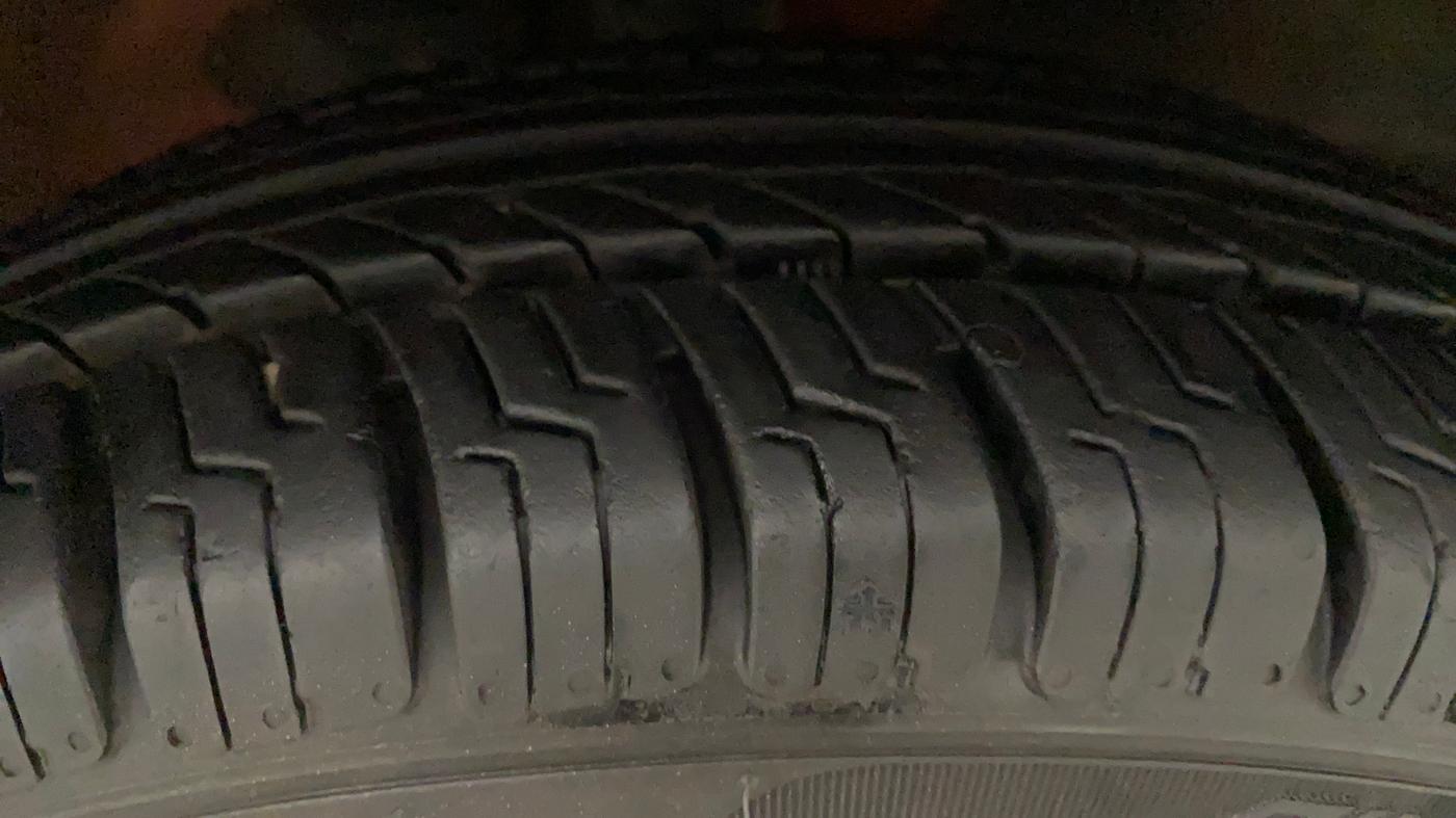 2014 Maruti Wagon R 1.0 LXI CNG, CNG, Manual, 78,445 km, Right Front Tyre Tread