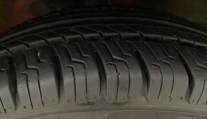 2014 Maruti Wagon R 1.0 LXI CNG, CNG, Manual, 78,445 km, Right Front Tyre Tread