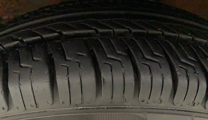 2014 Maruti Wagon R 1.0 LXI CNG, CNG, Manual, 78,445 km, Left Front Tyre Tread