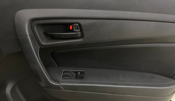 2016 Maruti Vitara Brezza LDI (O), Diesel, Manual, 1,20,785 km, Driver Side Door Panels Control