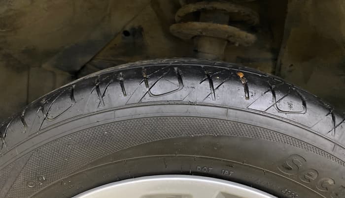 2016 Maruti Vitara Brezza LDI (O), Diesel, Manual, 1,20,785 km, Left Front Tyre Tread