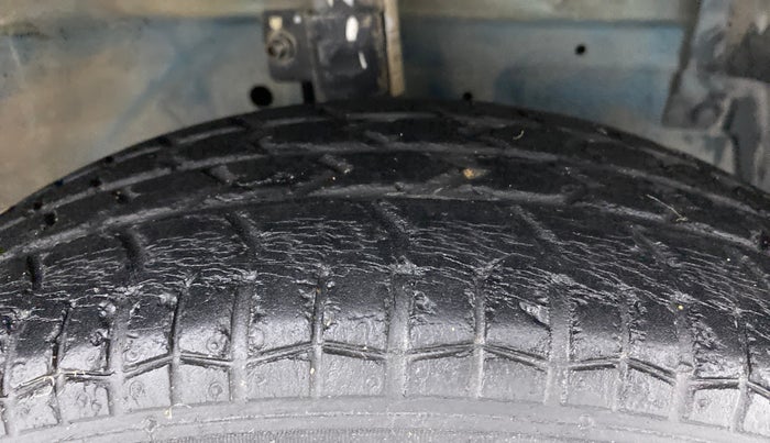 2013 Maruti Swift Dzire VXI, Petrol, Manual, 37,622 km, Right Front Tyre Tread