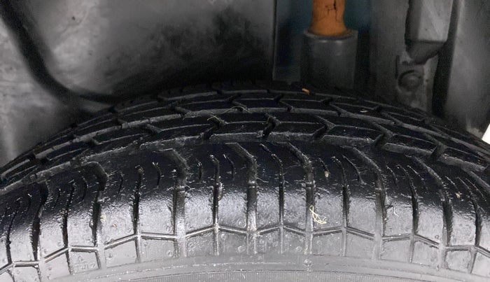 2013 Maruti Swift Dzire VXI, Petrol, Manual, 37,622 km, Left Rear Tyre Tread