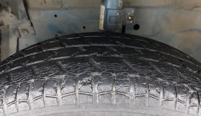 2013 Maruti Swift Dzire VXI, Petrol, Manual, 37,622 km, Left Front Tyre Tread