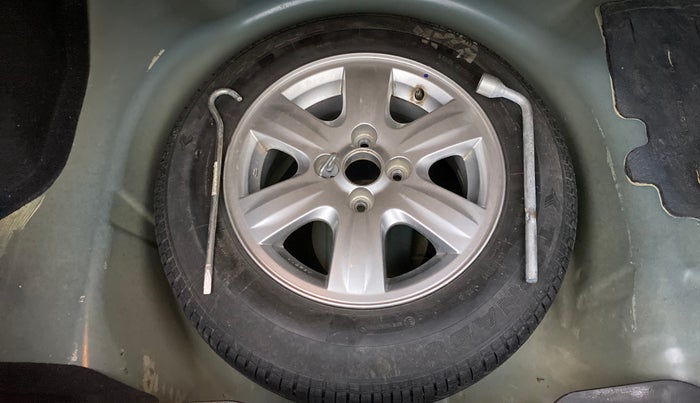 2013 Maruti Swift Dzire VXI, Petrol, Manual, 37,622 km, Dicky (Boot door) - Jack missing
