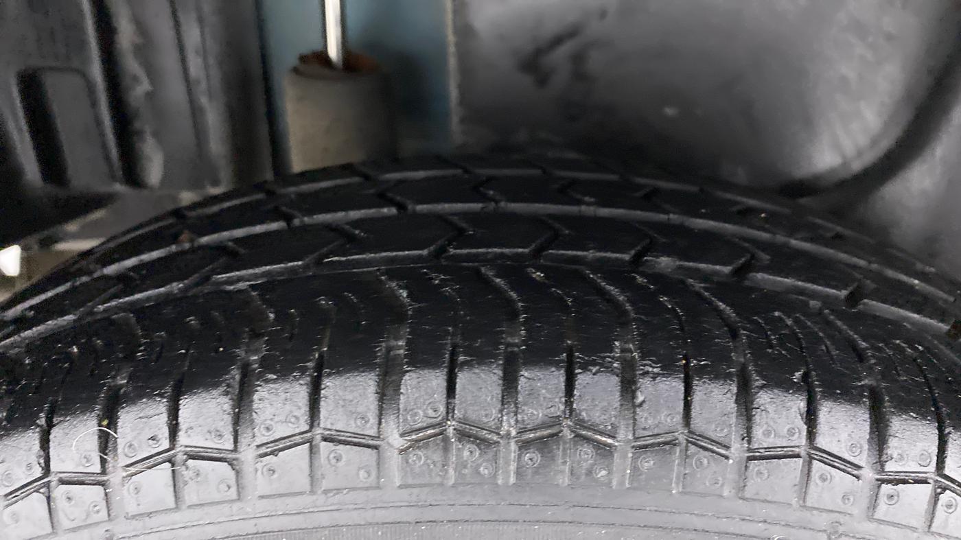 2013 Maruti Swift Dzire VXI, Petrol, Manual, 37,622 km, Right Rear Tyre Tread