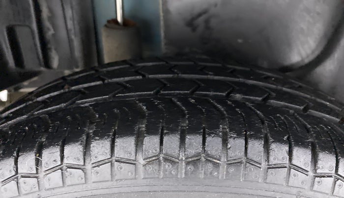 2013 Maruti Swift Dzire VXI, Petrol, Manual, 37,622 km, Right Rear Tyre Tread