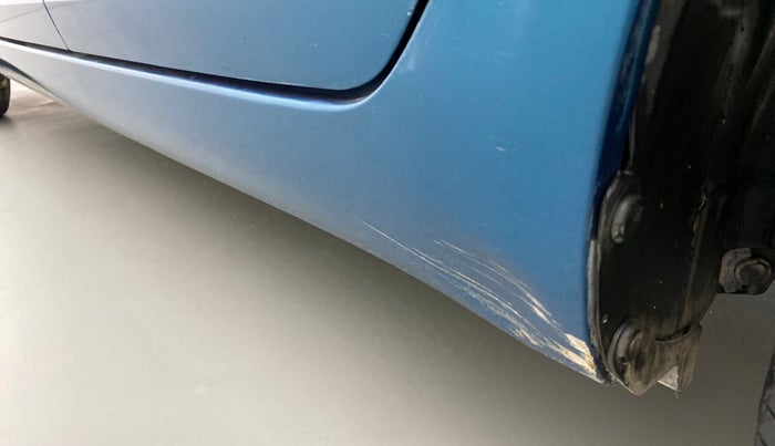 2013 Maruti Swift Dzire VXI, Petrol, Manual, 37,622 km, Left running board - Slightly dented