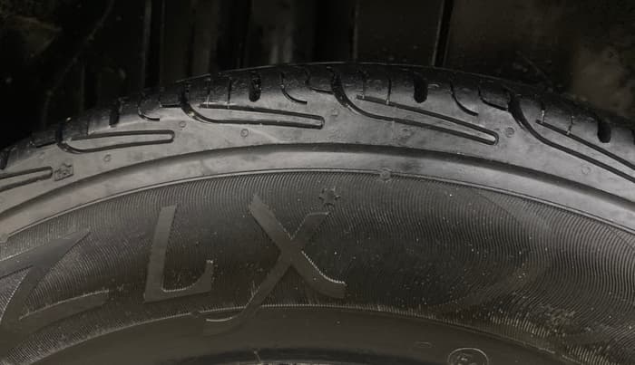 2015 Maruti Swift VXI, Petrol, Manual, 89,713 km, Right Rear Tyre Tread