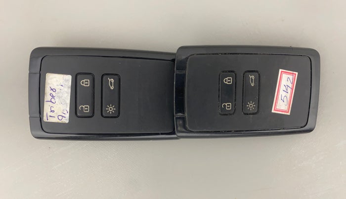 2020 Renault TRIBER RXZ AMT, Petrol, Automatic, 33,241 km, Key Close Up