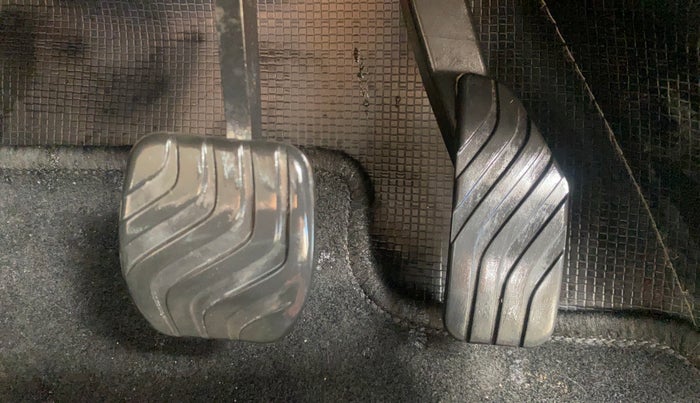 2020 Renault TRIBER RXZ AMT, Petrol, Automatic, 33,241 km, Pedals