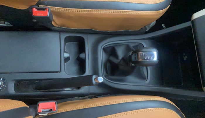 2020 Renault TRIBER RXZ AMT, Petrol, Automatic, 33,241 km, Gear Lever