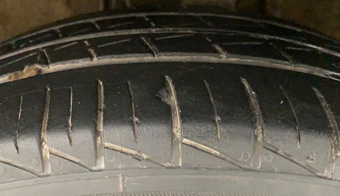 2021 Maruti Alto VXI PLUS, Petrol, Manual, 31,635 km, Left Front Tyre Tread