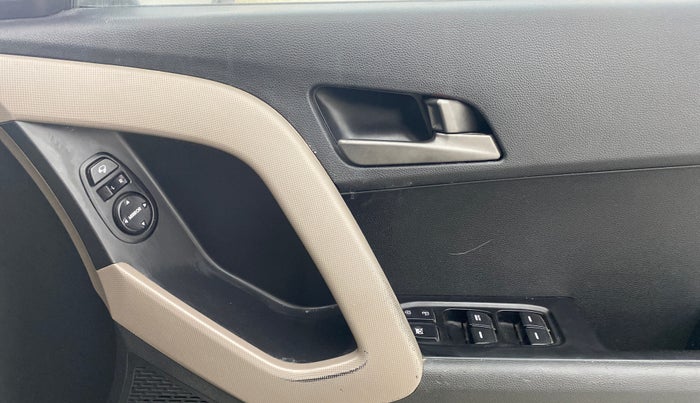 2017 Hyundai Creta SX PLUS AT 1.6 DIESEL, Diesel, Automatic, 1,27,708 km, Driver Side Door Panels Control