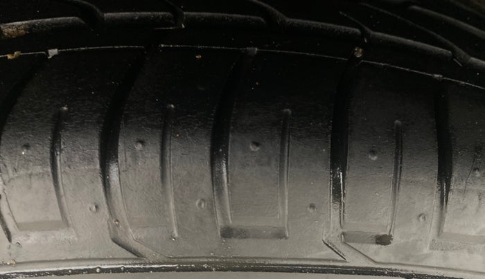 2017 Hyundai Creta SX PLUS AT 1.6 DIESEL, Diesel, Automatic, 1,27,708 km, Left Rear Tyre Tread