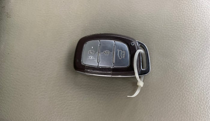 2017 Hyundai Creta SX PLUS AT 1.6 DIESEL, Diesel, Automatic, 1,27,708 km, Key Close Up