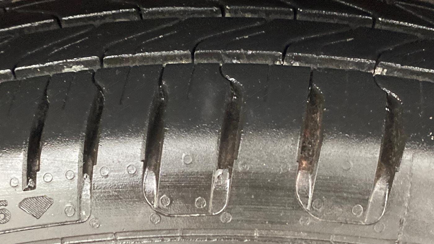 2017 Maruti Dzire ZDI, Diesel, Manual, 79,469 km, Left Rear Tyre Tread