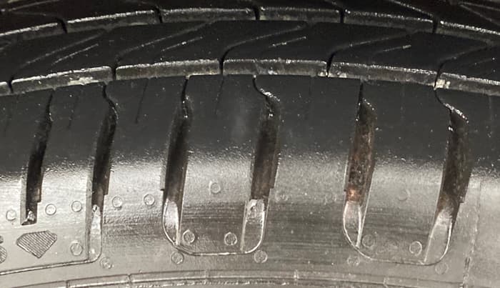 2017 Maruti Dzire ZDI, Diesel, Manual, 79,469 km, Left Rear Tyre Tread