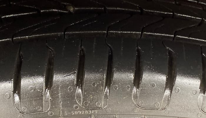 2017 Maruti Dzire ZDI, Diesel, Manual, 79,469 km, Right Rear Tyre Tread