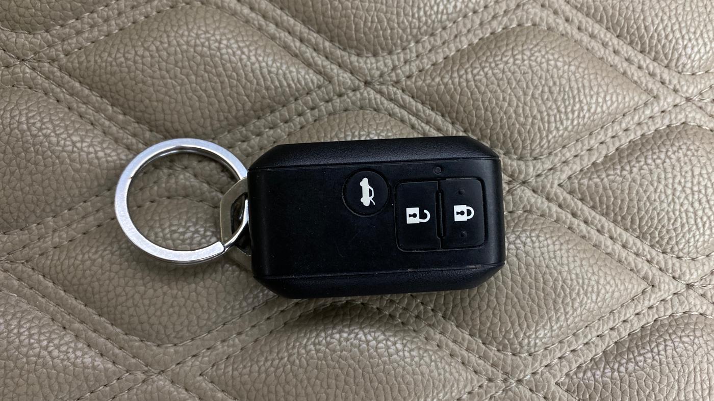 2017 Maruti Dzire ZDI, Diesel, Manual, 79,469 km, Key Close Up