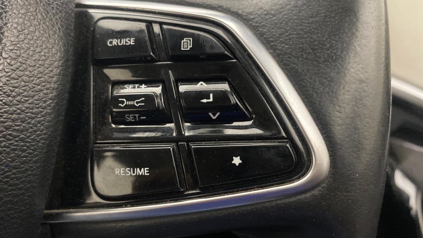 2022 Mahindra XUV700 AX 7 LUXURY P AT 7 STR, Petrol, Automatic, 1,43,645 km, Adaptive Cruise Control
