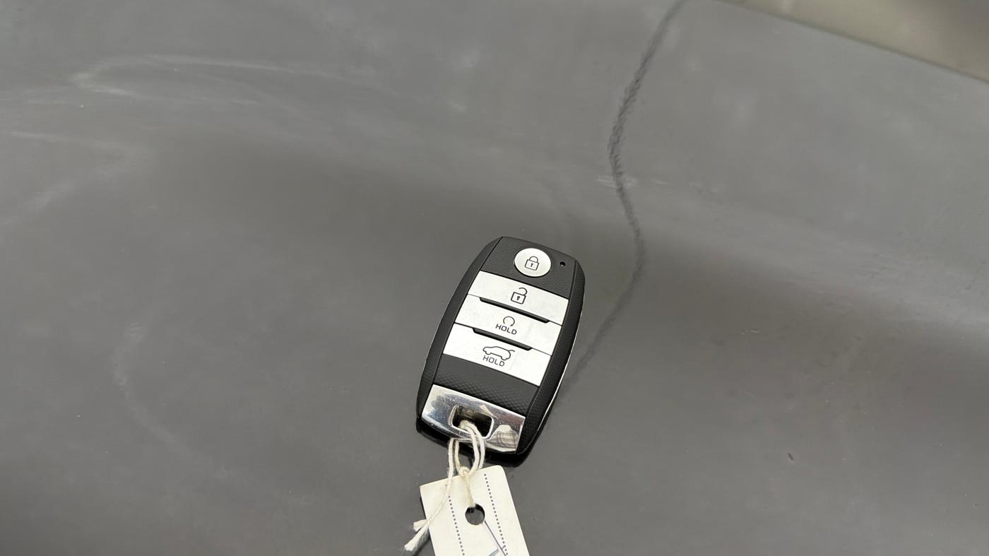 2022 KIA SONET HTK PLUS 1.0 IMT, Petrol, Manual, 47,101 km, Key Close Up