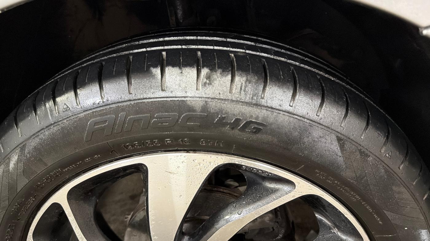 2021 Toyota Glanza V CVT, Petrol, Automatic, 33,834 km, Right Front Tyre Tread
