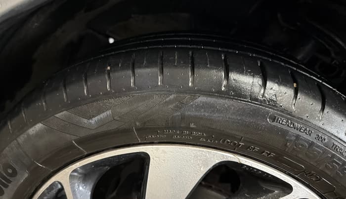 2021 Toyota Glanza V CVT, Petrol, Automatic, 33,834 km, Left Front Tyre Tread