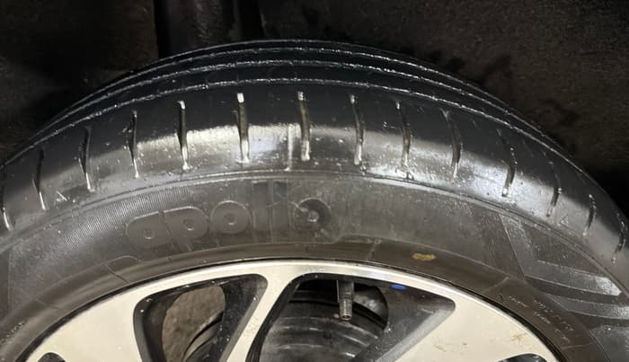 2021 Toyota Glanza V CVT, Petrol, Automatic, 33,834 km, Right Rear Tyre Tread